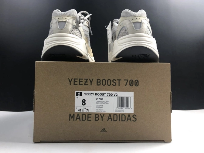 Yeezy Cream 700 Adidas GY7924 V2 Cream Boost 1012